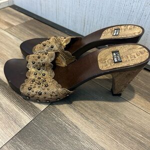 Vintage Stuart Weitzman Wood Studded Metallic Gold Heels
